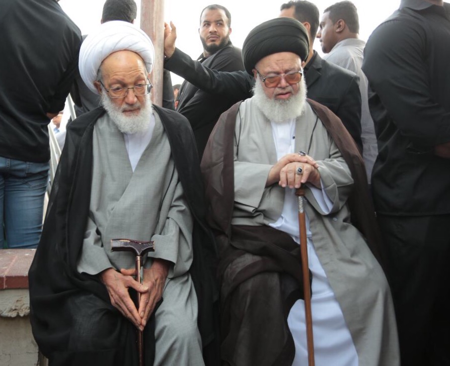 آية الله قاسم يودع رفيق دربه.. ويشارك الآلاف في التشييع المهيب للعلامة الراحل الوداعي