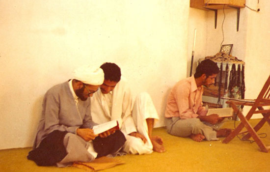 السـيرة المصـورة لـ آية الله قاسم