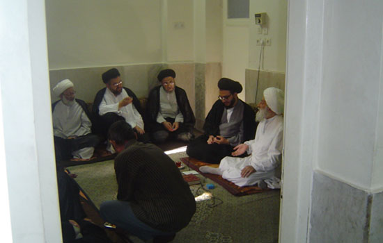 السـيرة المصـورة لـ آية الله قاسم
