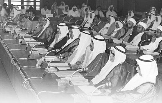 السـيرة المصـورة لـ آية الله قاسم