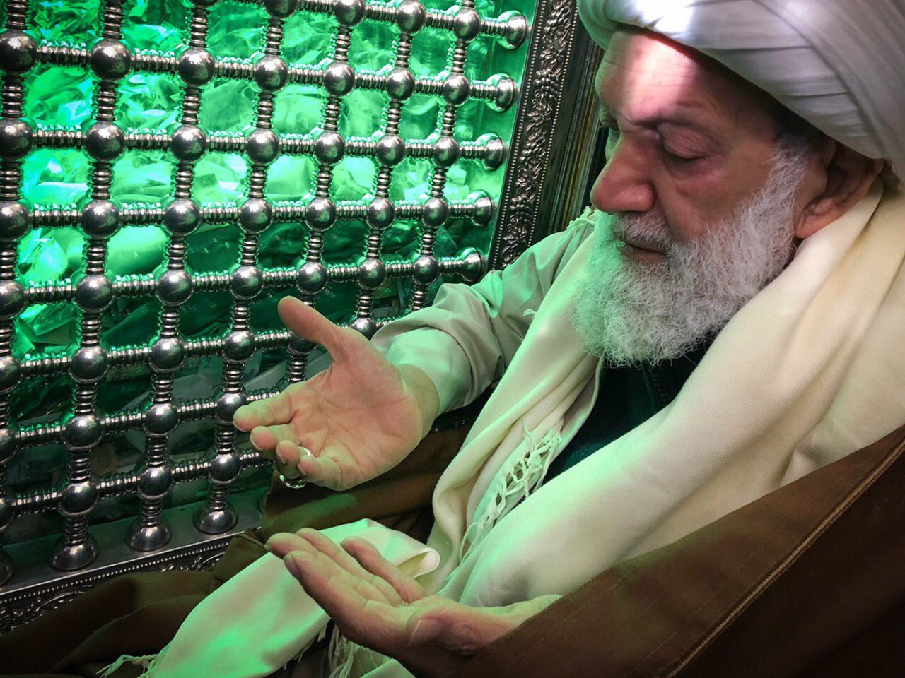 تغطية مصورة : زيارة آية الله قاسم مرقد أمير المؤمنين - 27 ديسمبر 2018م