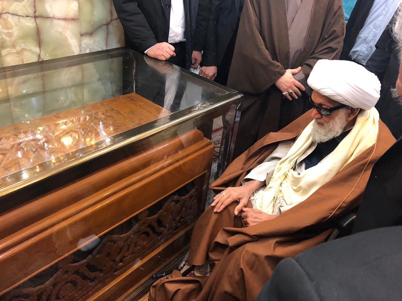تغطية مصورة : زيارة آية الله قاسم مرقد أمير المؤمنين - 27 ديسمبر 2018م