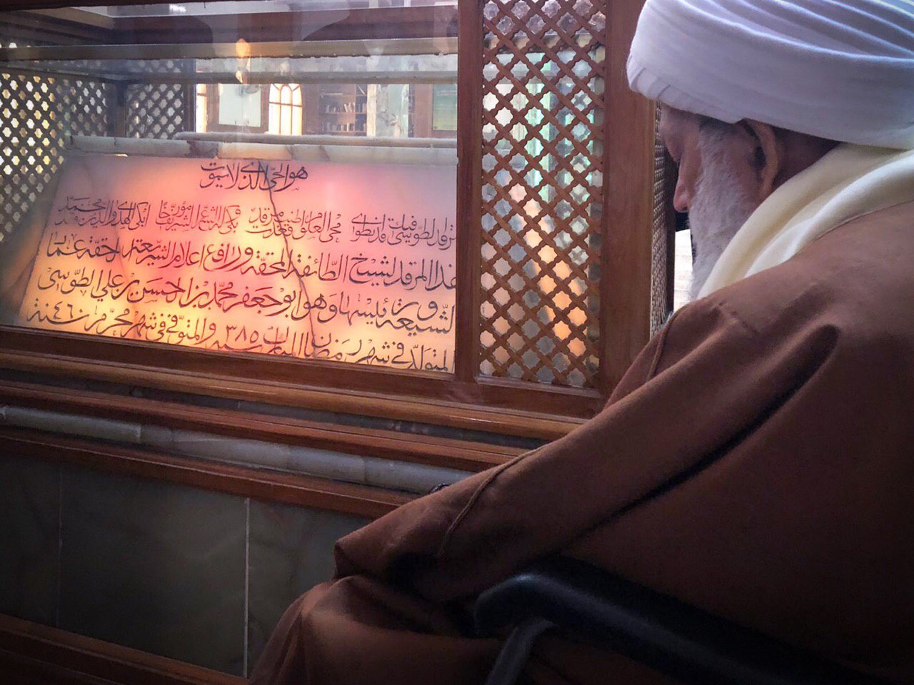 تغطية مصورة : زيارة آية الله قاسم مرقد أمير المؤمنين - 27 ديسمبر 2018م